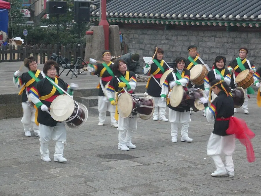 Farmers' Dance of the Korean Ethnic Group — traditional dance archive piece